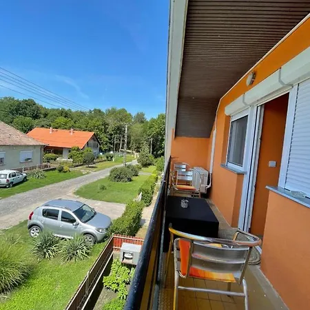 Mira Kucko Oreglak